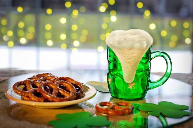 Grünes Bier