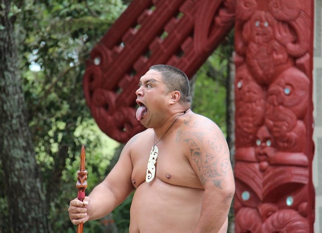 Feste der Naturvölker: Haka - traditioneller Kriegstanz.