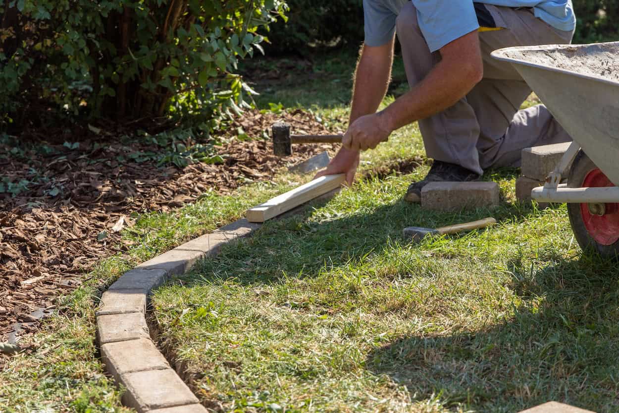 Rasenkante - wichtig für die Gartendekoration